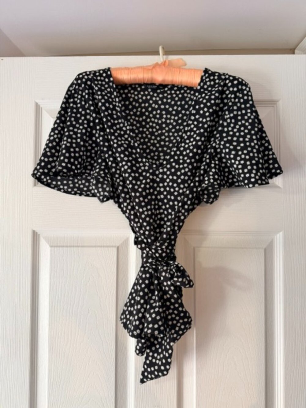 SHEIN Curve Black Floral belted Top, 1XL